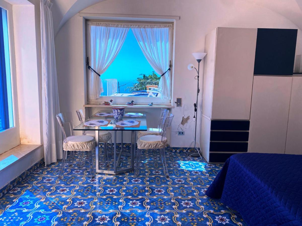 Regina Di Capri - Suite Vista Faraglioni Exterior photo